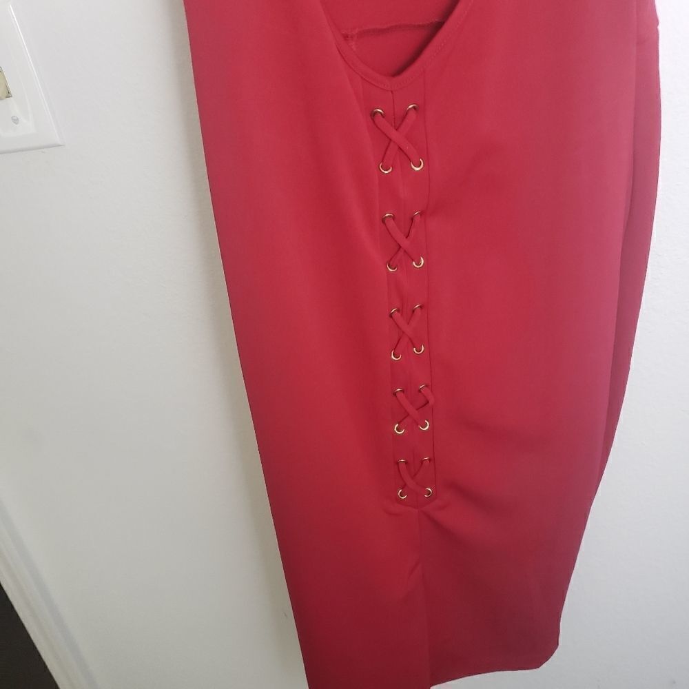  Bodycon red dress with open back